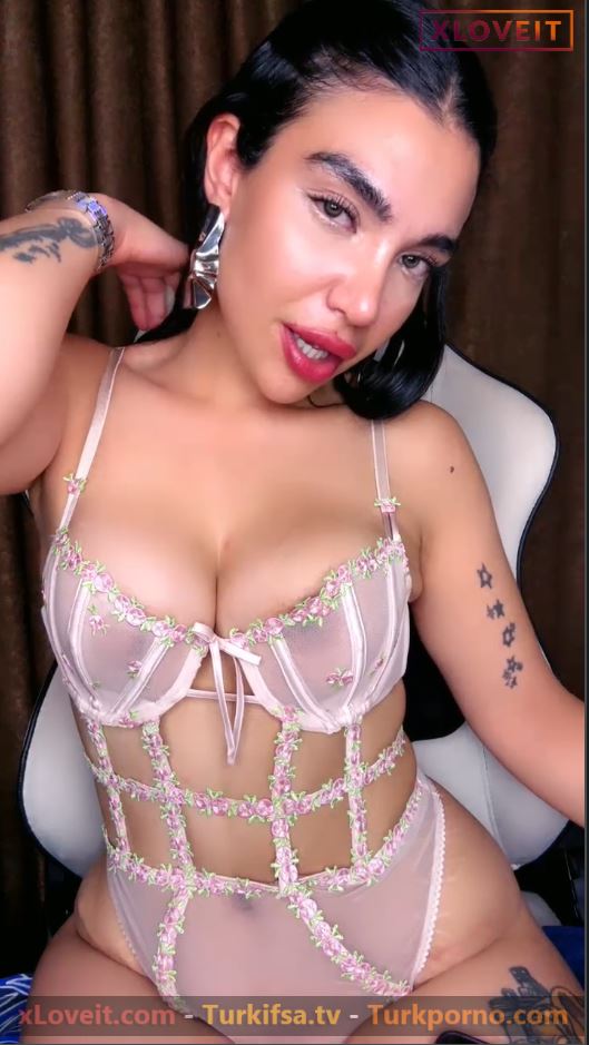 Tango Gamzelim ifşa Ateşli dövmeli seksi hatun